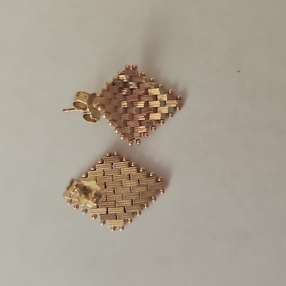 Elegant 14kt Yellow Gold Woven Earrings
